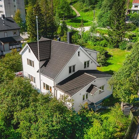 Historical Villa & Green Sanctuary In City Center Tromsø Esterno foto
